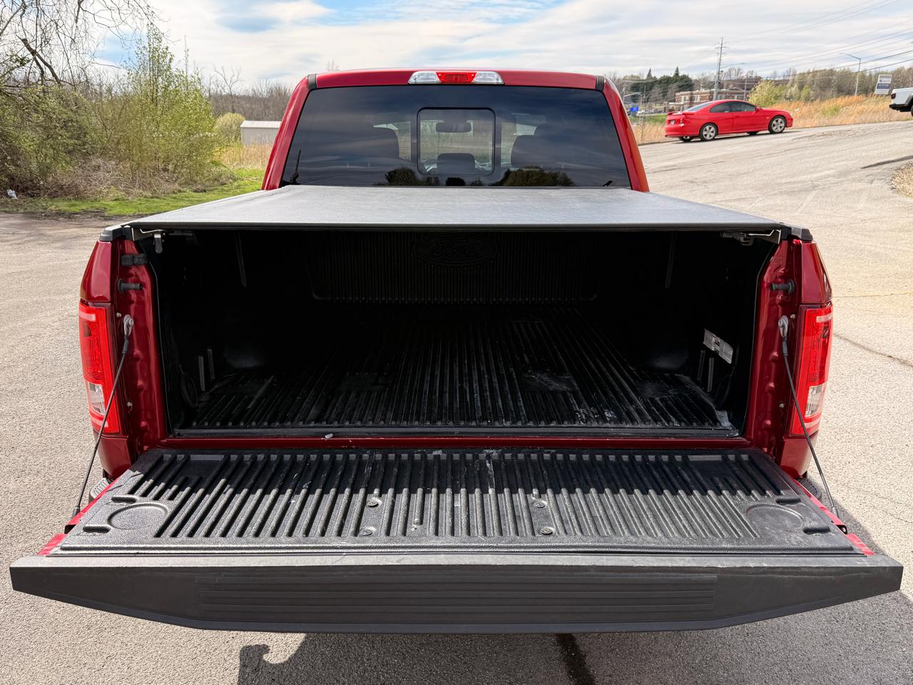 Ford F-150 4WD SuperCrew 145" Lariat 2016