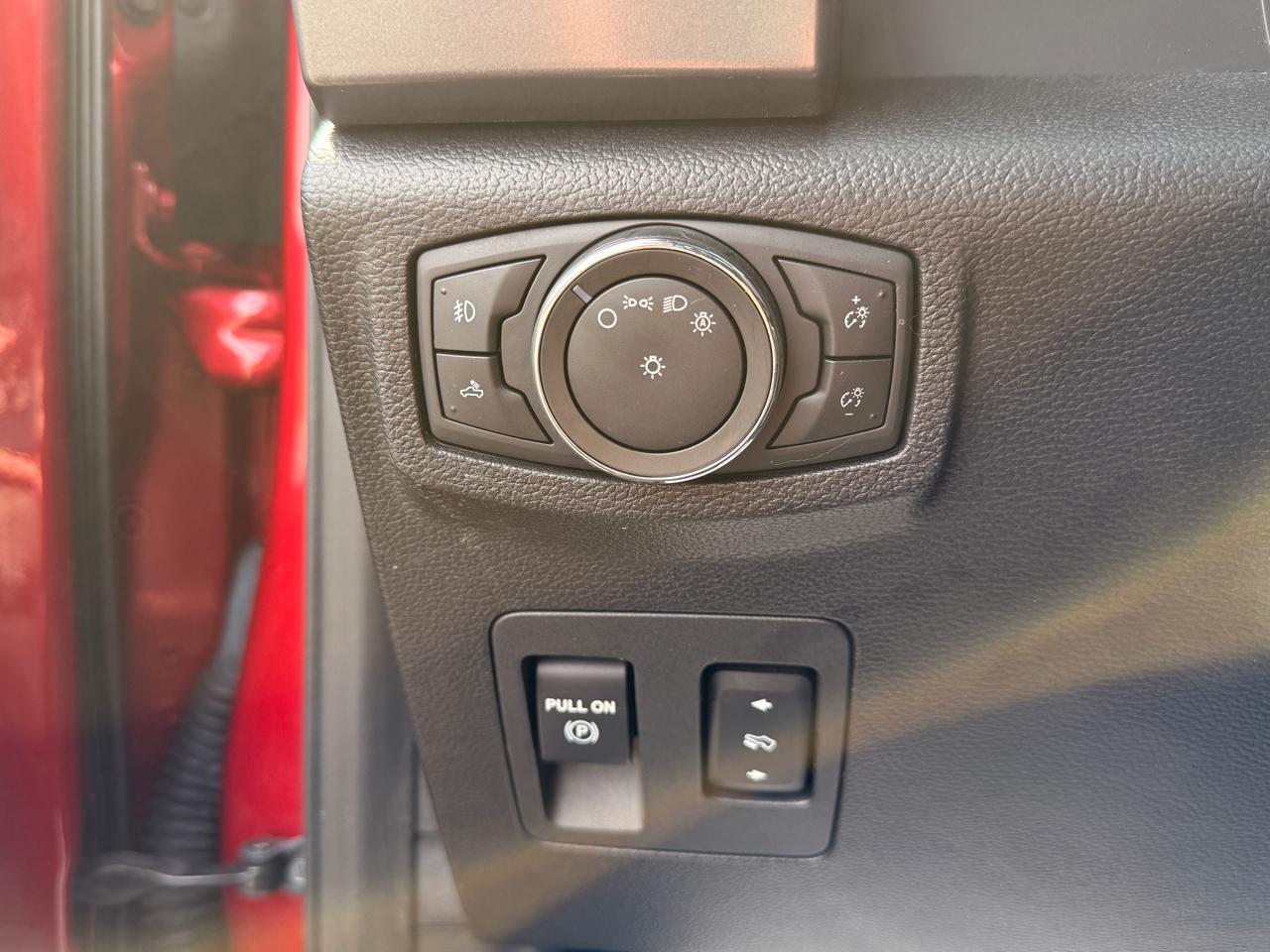 Ford F-150 4WD SuperCrew 145" Lariat 2016