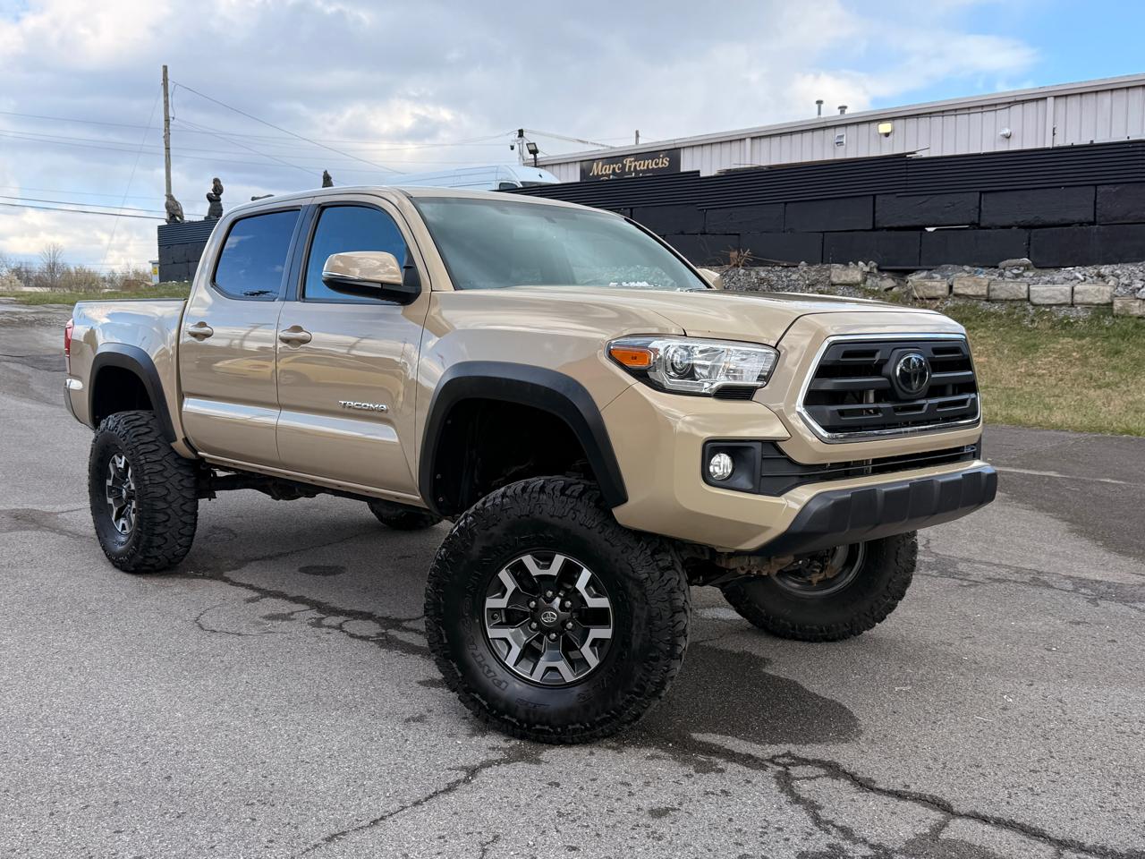 Toyota Tacoma TRD Off Road Double Cab 5' Bed V6 4x4 MT (Natl) 2017