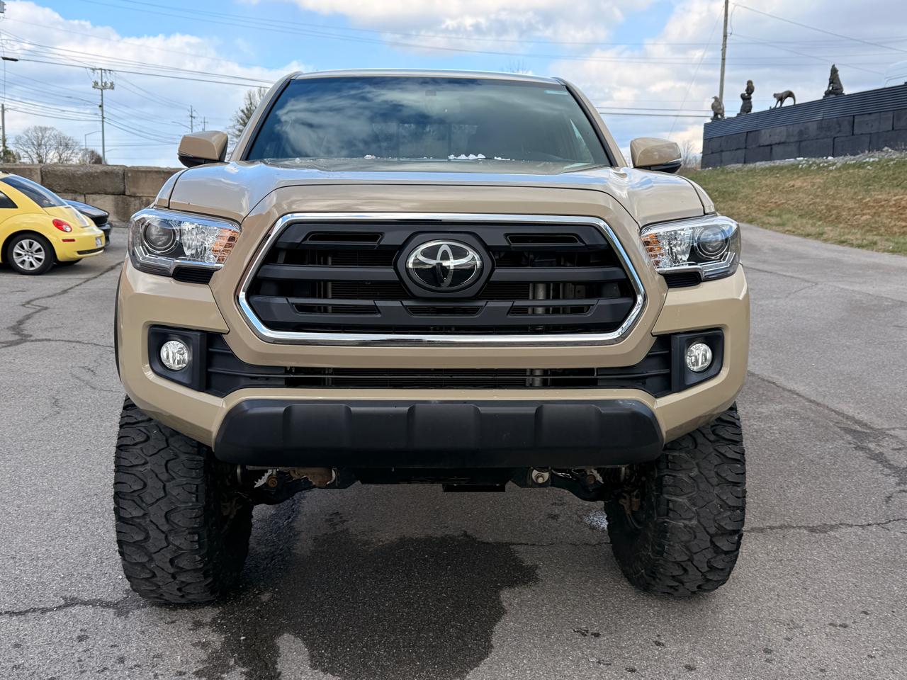 Toyota Tacoma TRD Off Road Double Cab 5' Bed V6 4x4 MT (Natl) 2017