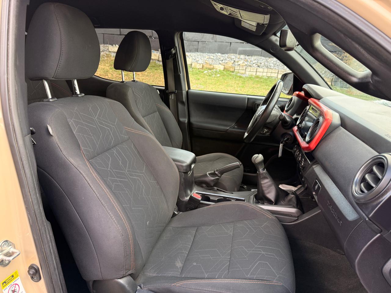 Toyota Tacoma TRD Off Road Double Cab 5' Bed V6 4x4 MT (Natl) 2017