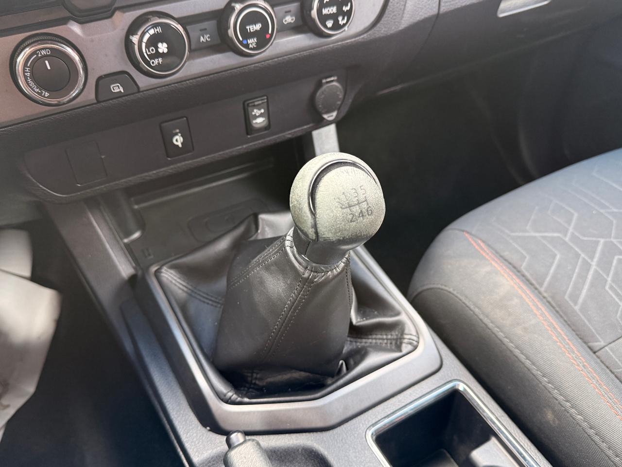 Toyota Tacoma TRD Off Road Double Cab 5' Bed V6 4x4 MT (Natl) 2017