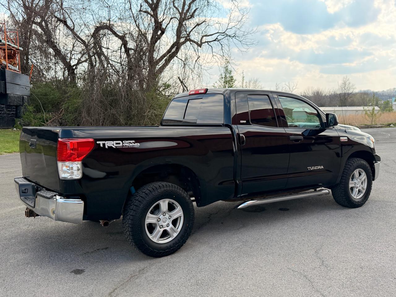 Toyota Tundra 4WD Truck Double Cab 5.7L V8 6-Spd AT (Natl) 2012