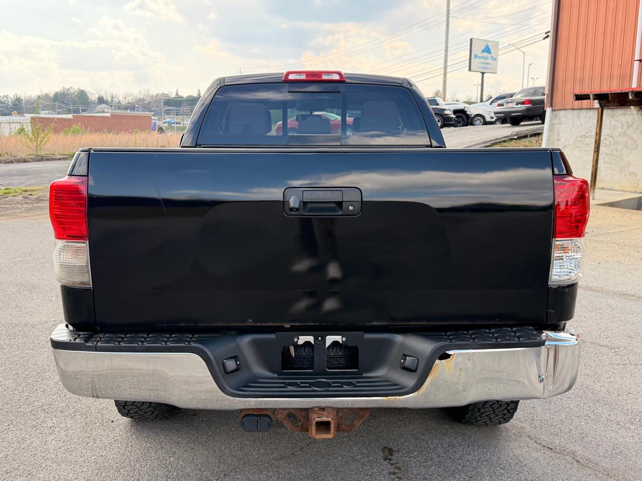 Toyota Tundra 4WD Truck Double Cab 5.7L V8 6-Spd AT (Natl) 2012