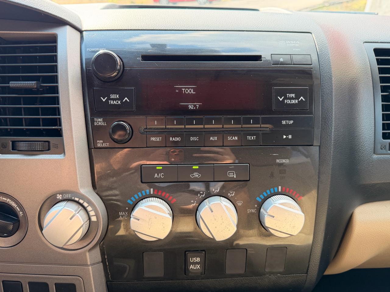 Toyota Tundra 4WD Truck Double Cab 5.7L V8 6-Spd AT (Natl) 2012