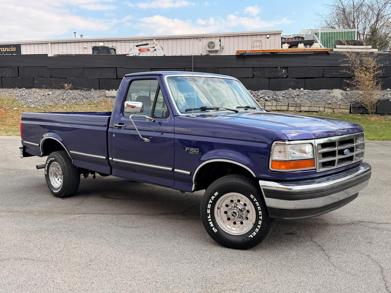 1995 Ford F-150 Reg Cab 116.8" WB 4WD