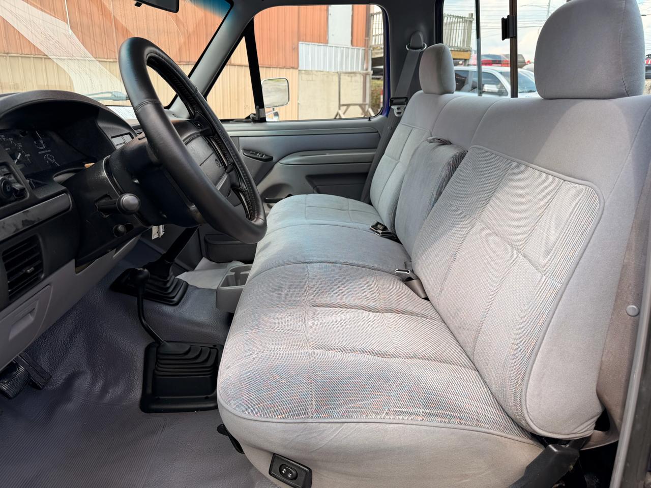 Ford F-150 Reg Cab 116.8" WB 4WD 1995