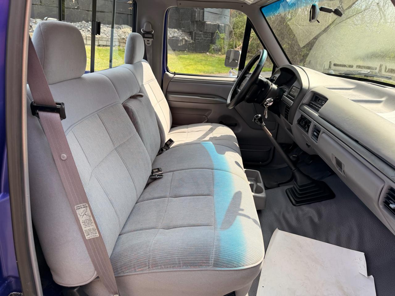 Ford F-150 Reg Cab 116.8" WB 4WD 1995