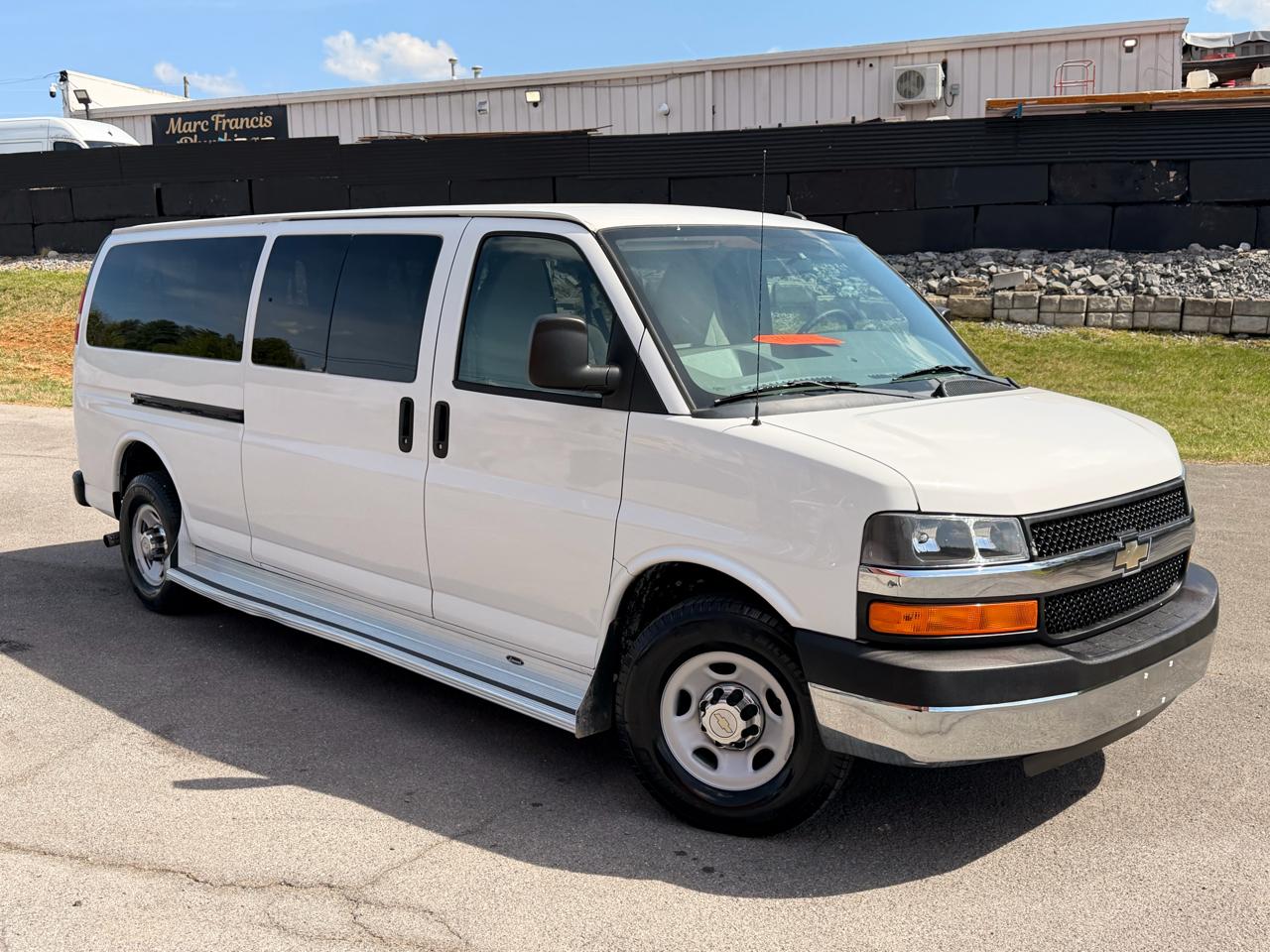2012 Chevrolet Express Passenger RWD 3500 155" 1LT