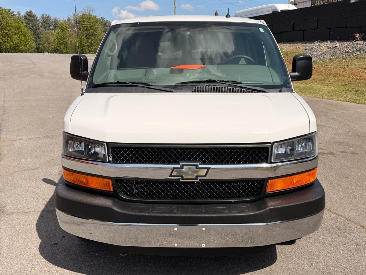 Chevrolet Express Passenger RWD 3500 155" 1LT 2012