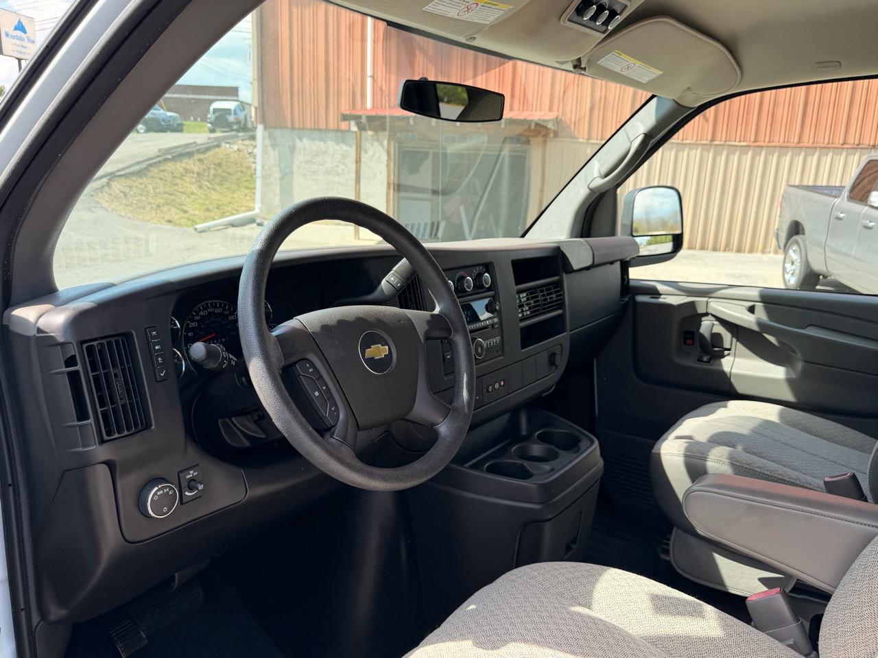 Chevrolet Express Passenger RWD 3500 155" 1LT 2012