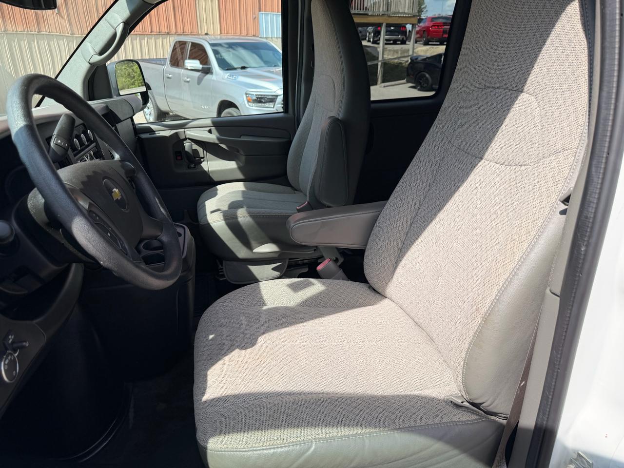 Chevrolet Express Passenger RWD 3500 155" 1LT 2012