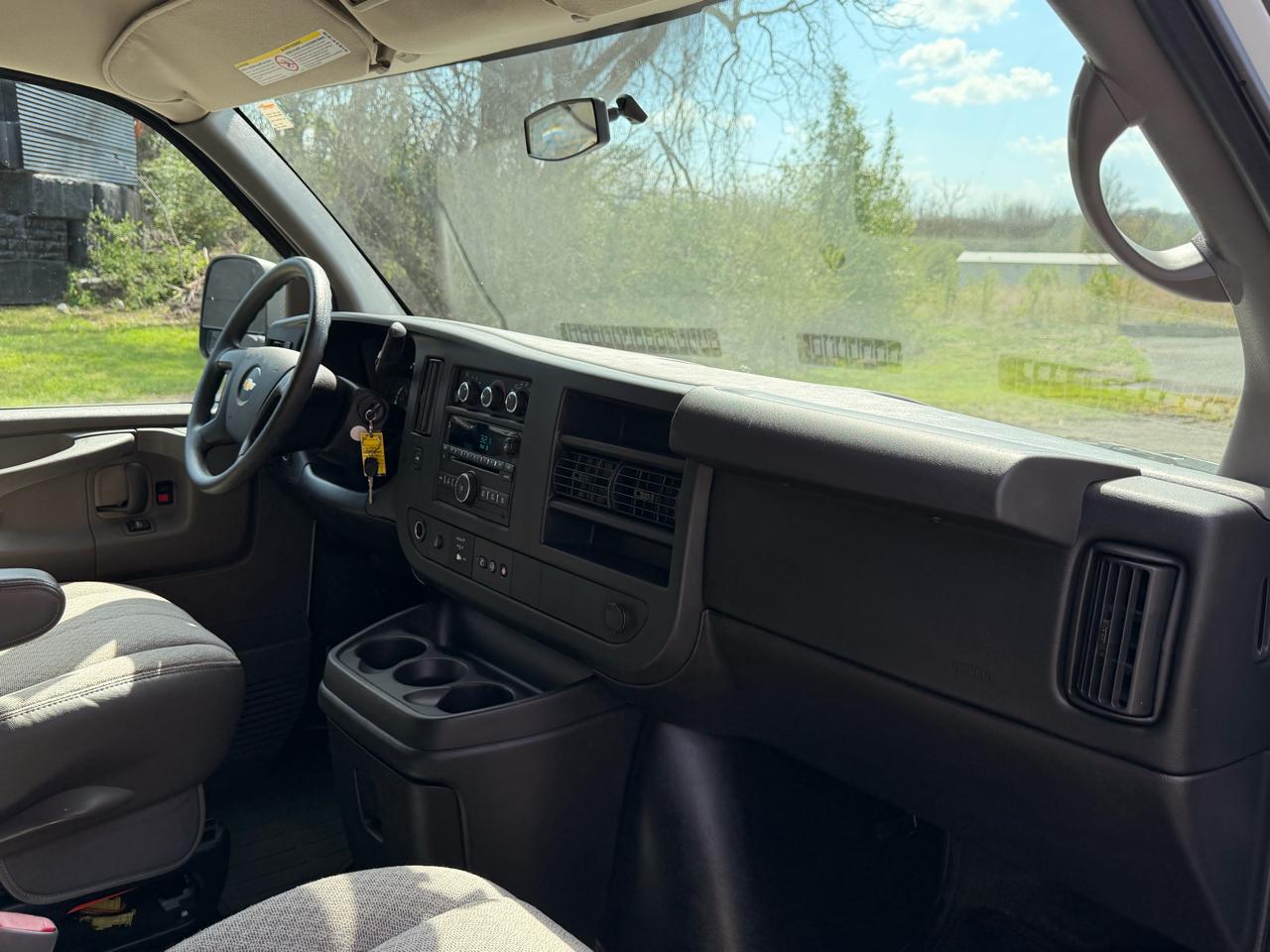 Chevrolet Express Passenger RWD 3500 155" 1LT 2012