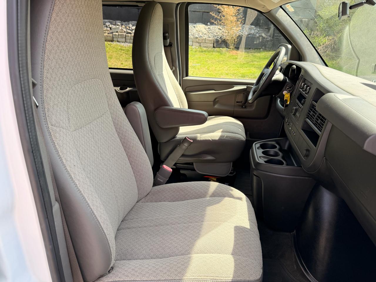 Chevrolet Express Passenger RWD 3500 155" 1LT 2012