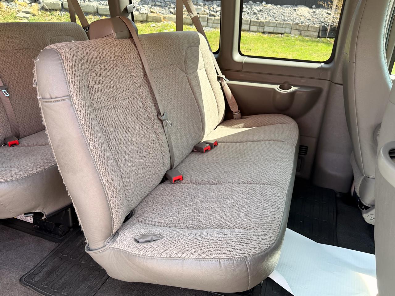 Chevrolet Express Passenger RWD 3500 155" 1LT 2012