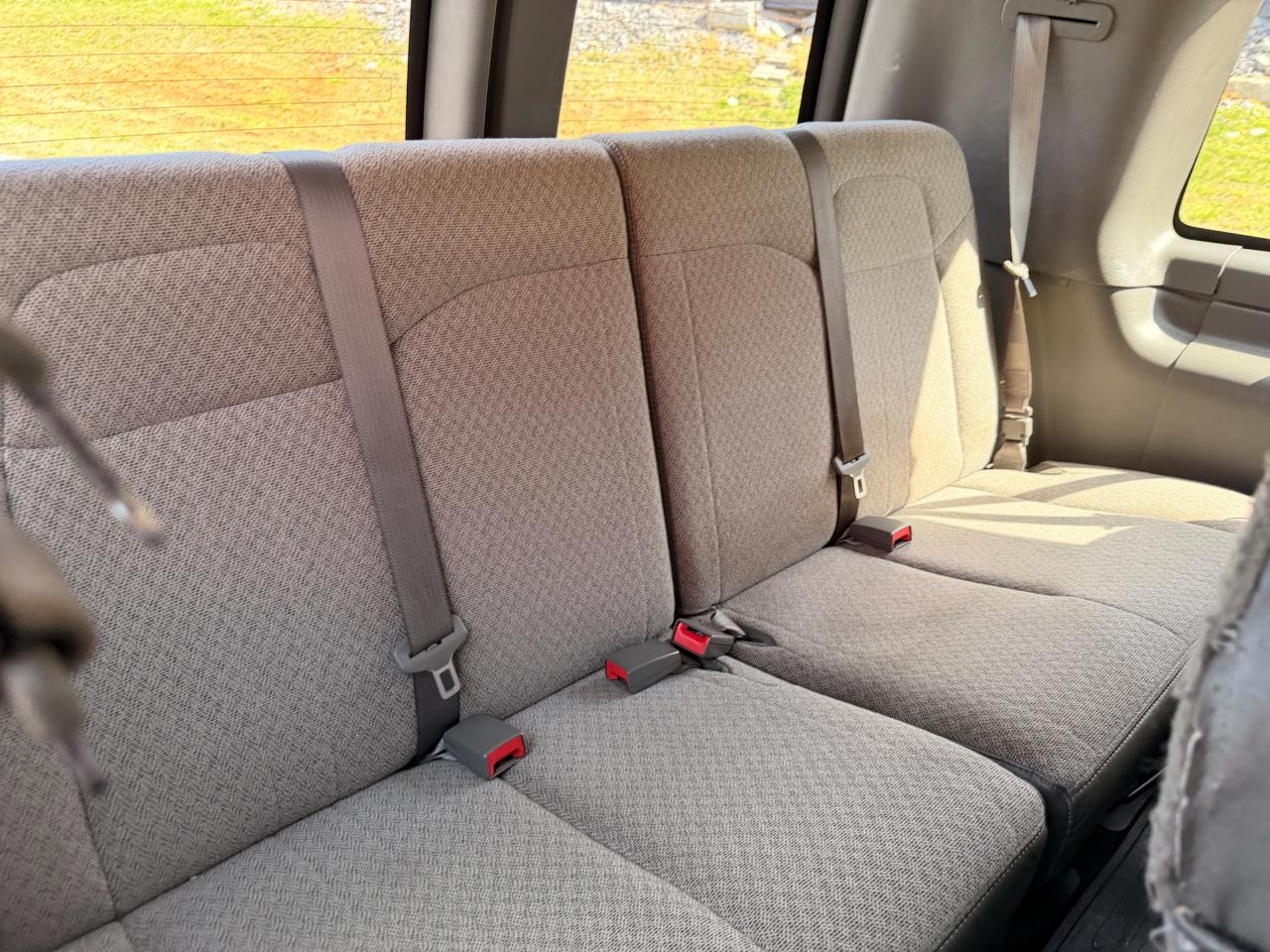 Chevrolet Express Passenger RWD 3500 155" 1LT 2012