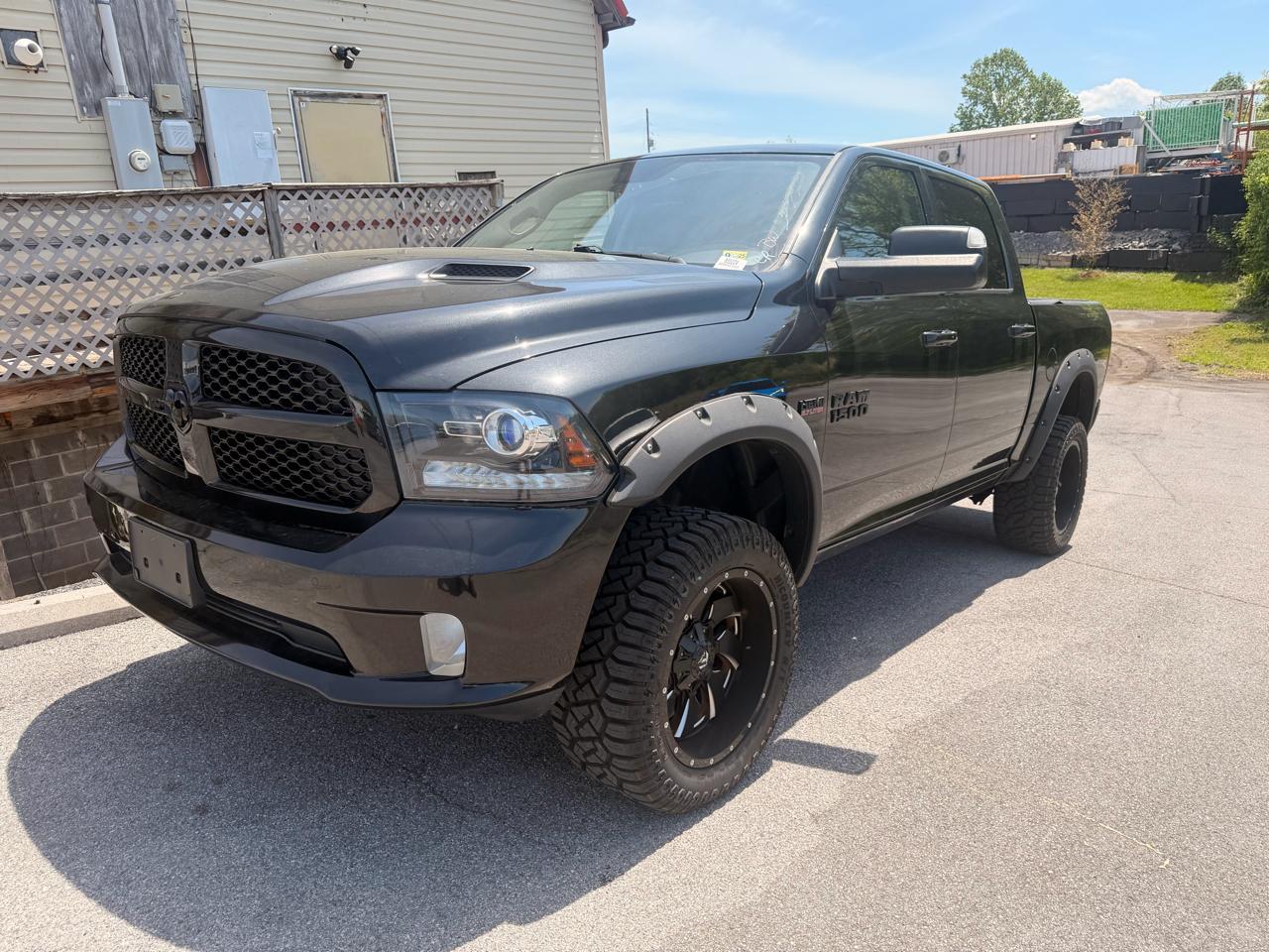 2017 RAM 1500 Night 4x4 Crew Cab 5'7" Box