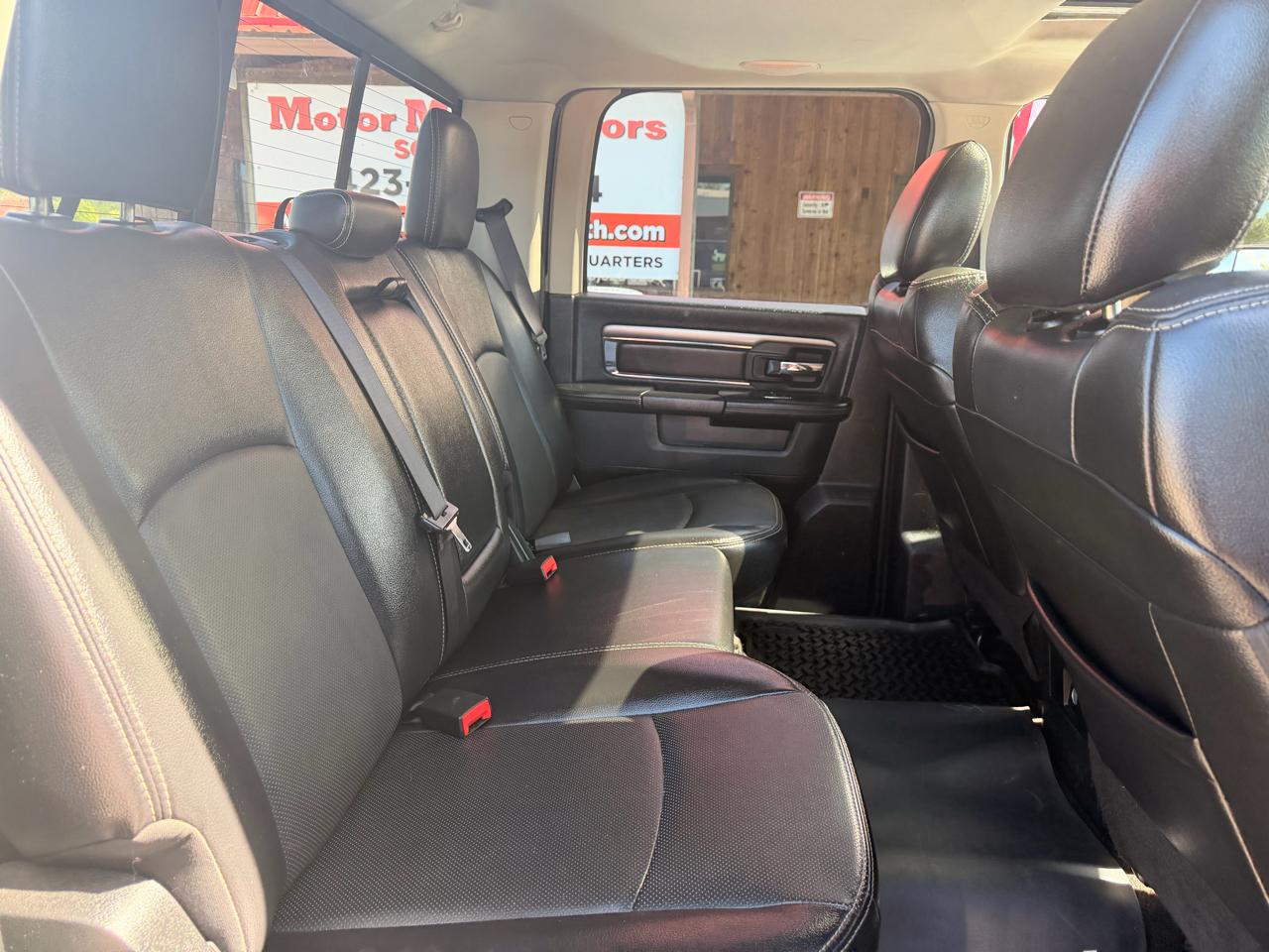 RAM 1500 Night 4x4 Crew Cab 5'7" Box 2017