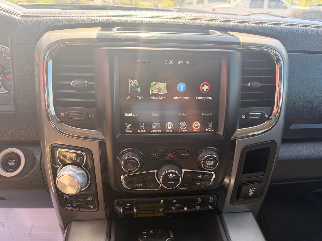 RAM 1500 Night 4x4 Crew Cab 5'7" Box 2017