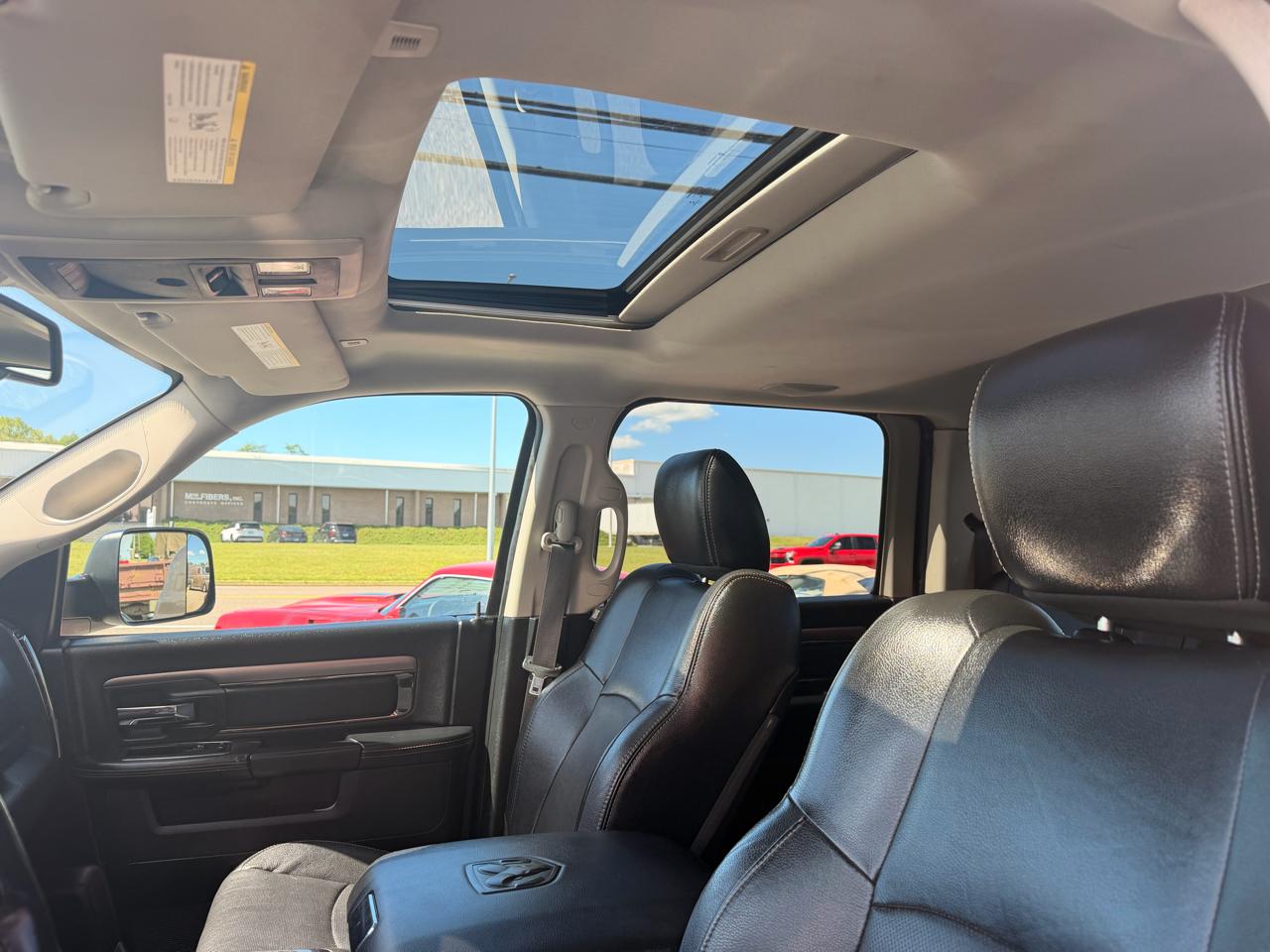 RAM 1500 Night 4x4 Crew Cab 5'7" Box 2017