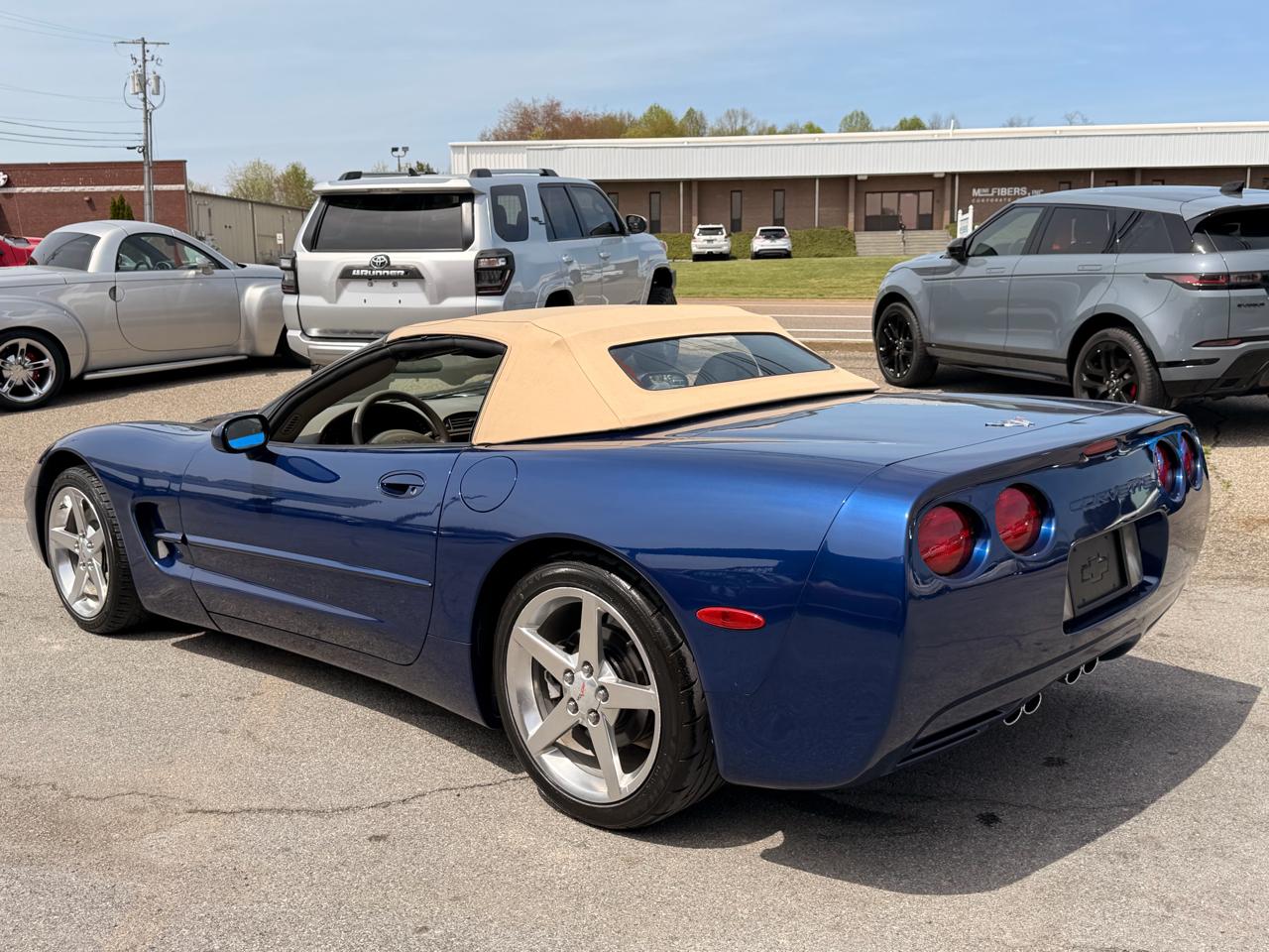 Chevrolet Corvette 2dr Convertible 2004