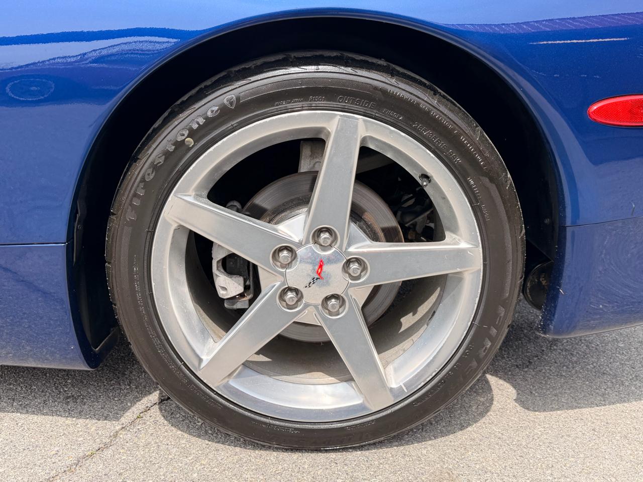 Chevrolet Corvette 2dr Convertible 2004