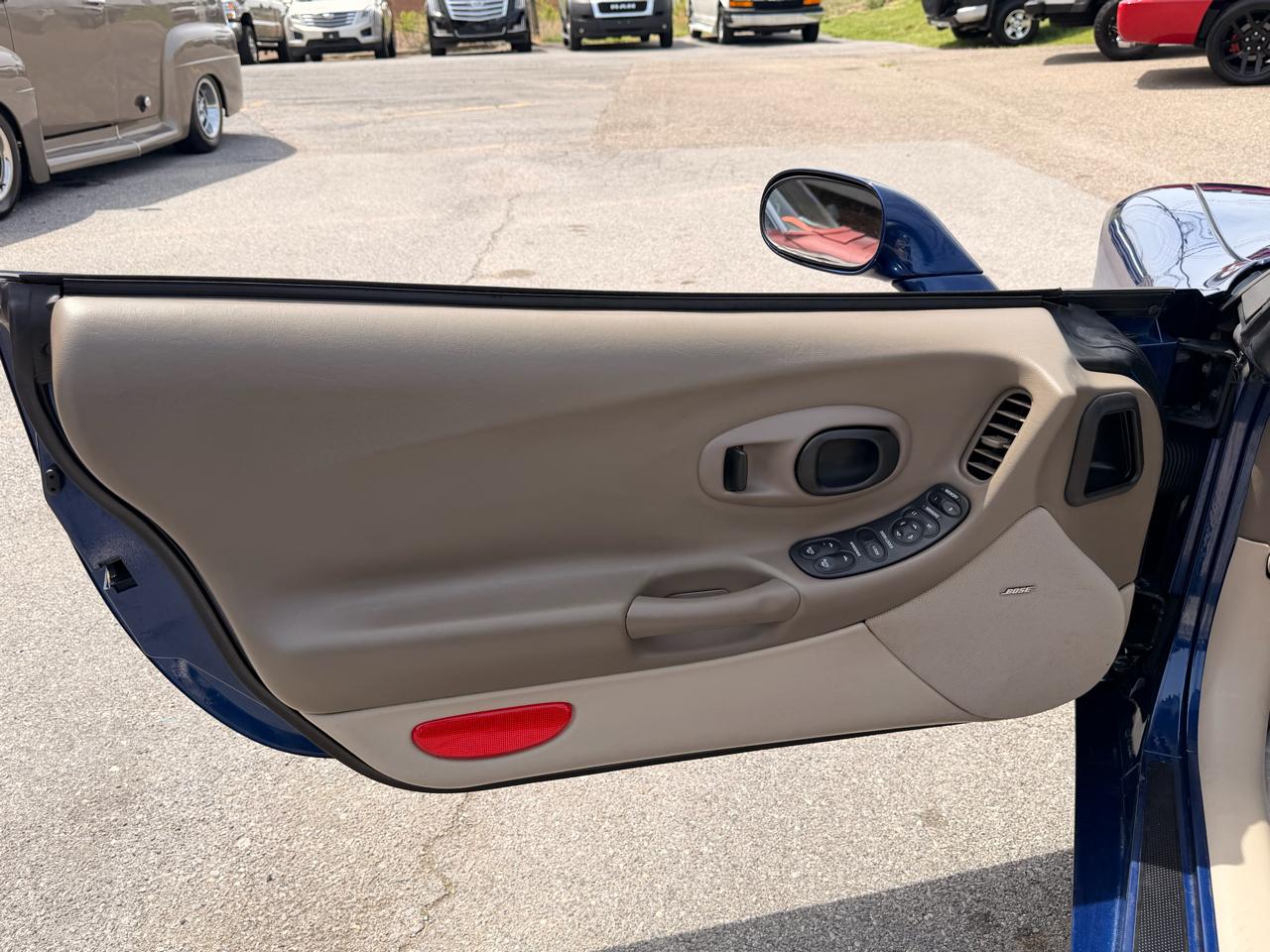 Chevrolet Corvette 2dr Convertible 2004