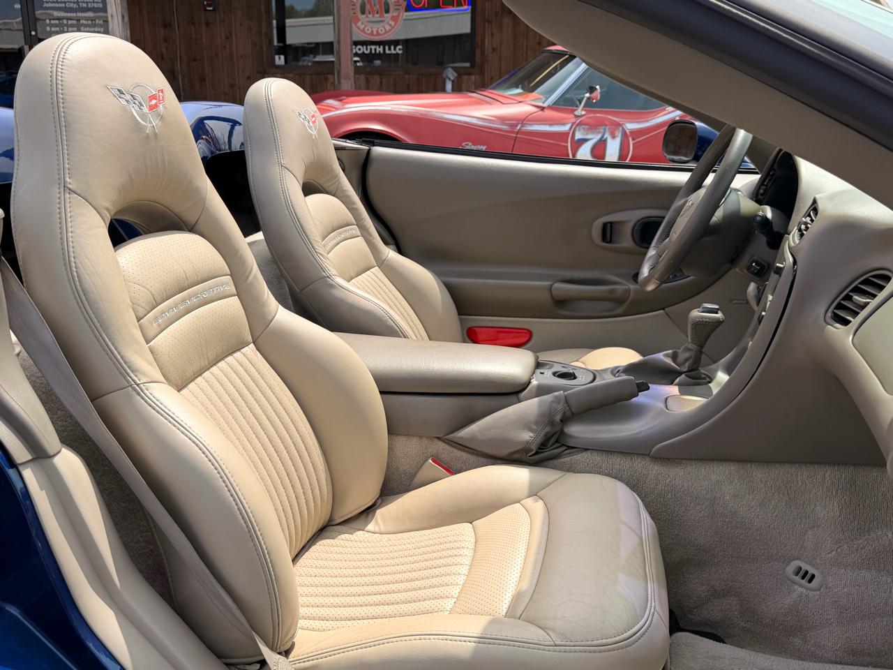 Chevrolet Corvette 2dr Convertible 2004