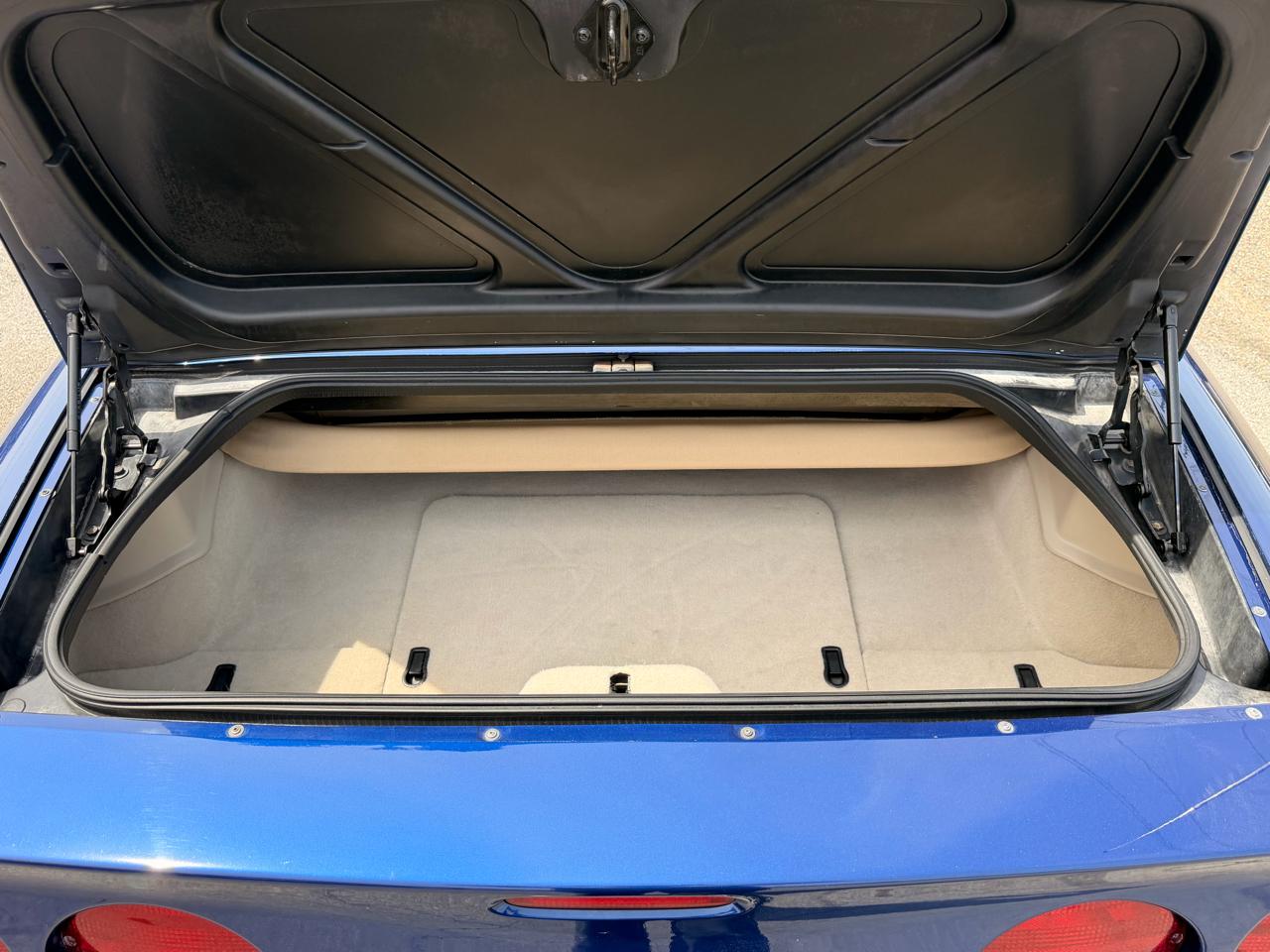 Chevrolet Corvette 2dr Convertible 2004