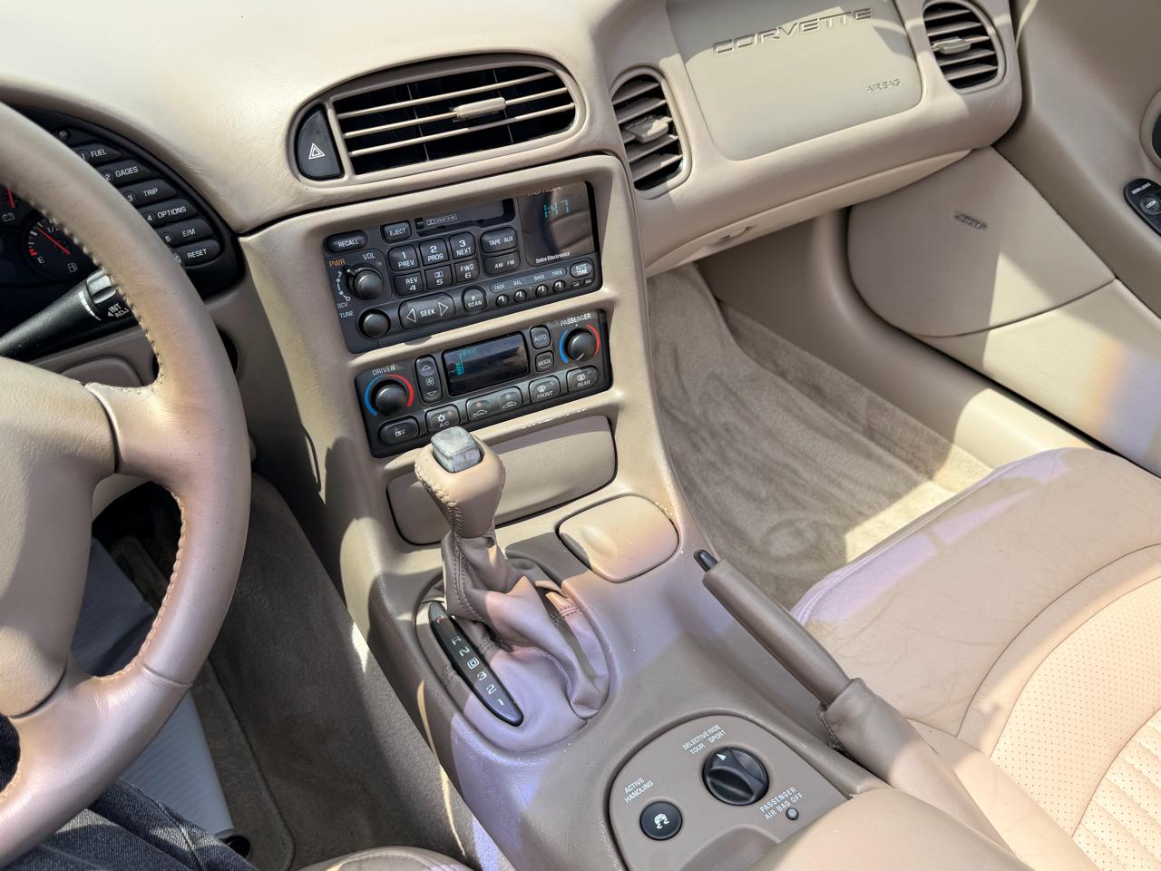 Chevrolet Corvette 2dr Convertible 2004