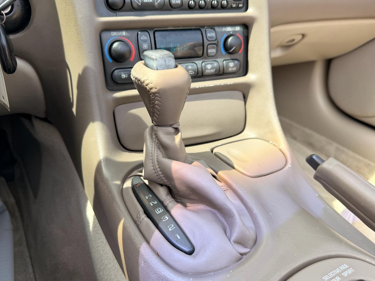 Chevrolet Corvette 2dr Convertible 2004