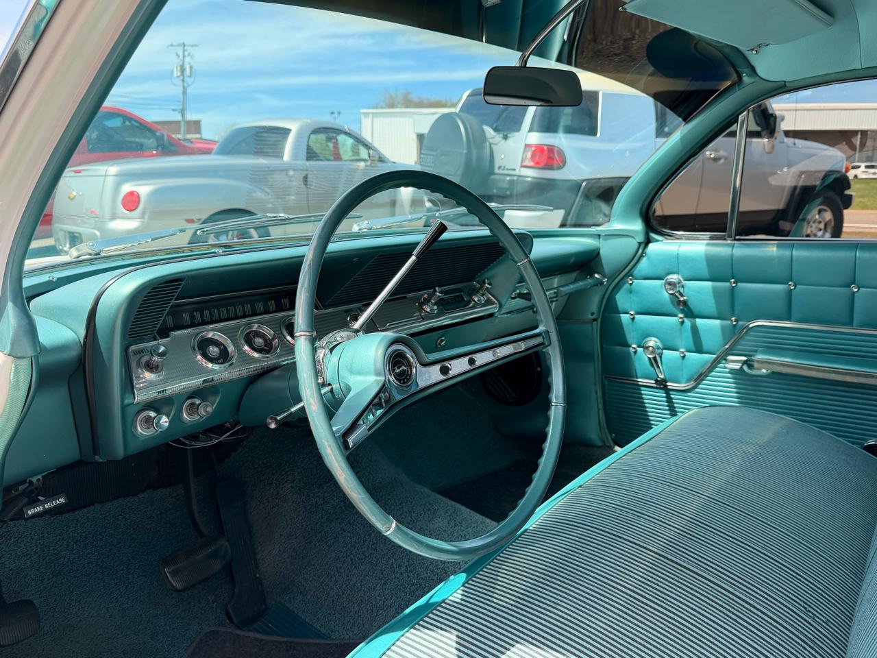 Chevrolet Impala 4dr Base Sdn 1962