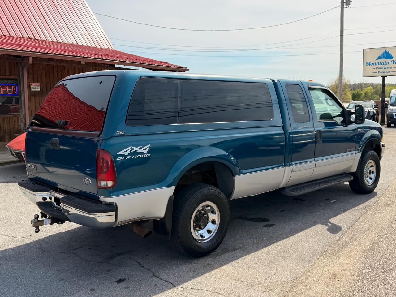 Ford Super Duty F-250 Supercab 142" Lariat 4WD 2002