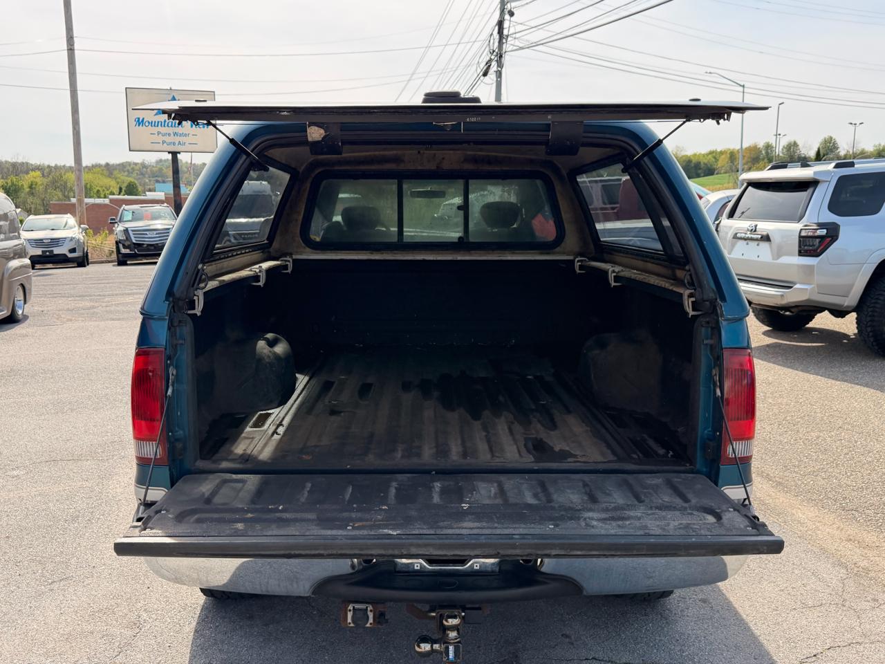 Ford Super Duty F-250 Supercab 142" Lariat 4WD 2002