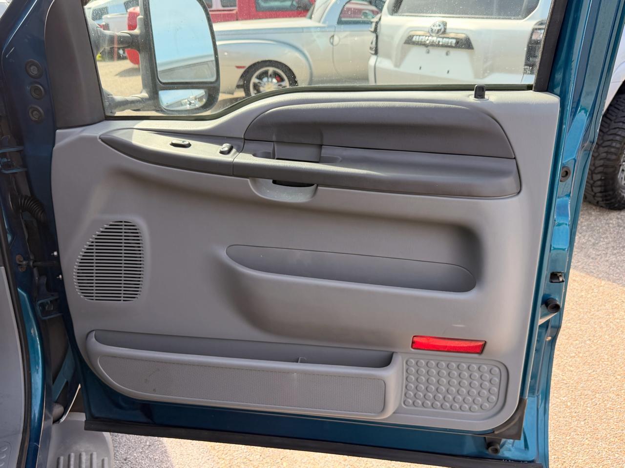 Ford Super Duty F-250 Supercab 142" Lariat 4WD 2002