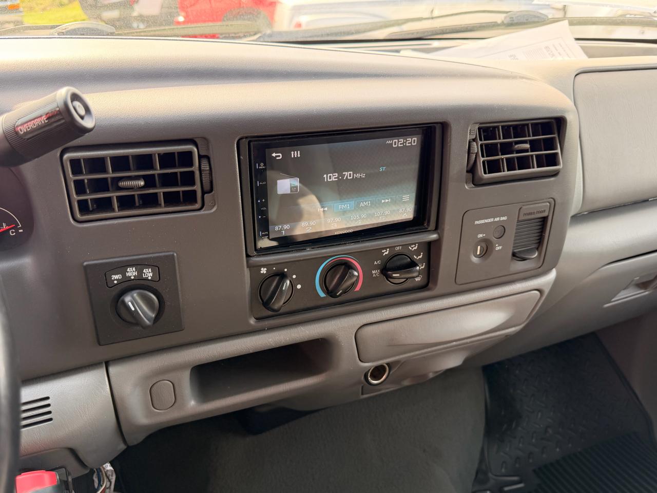 Ford Super Duty F-250 Supercab 142" Lariat 4WD 2002