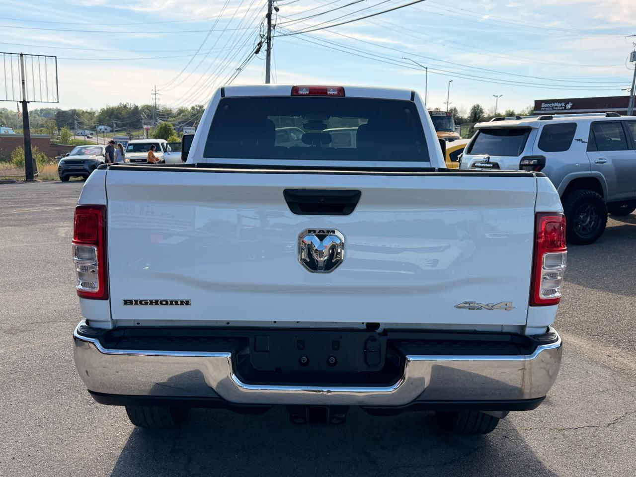 RAM 2500 Big Horn 4x4 Crew Cab 6'4" Box 2024