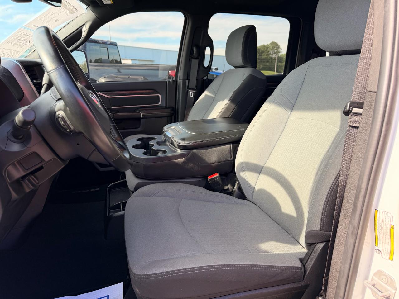 RAM 2500 Big Horn 4x4 Crew Cab 6'4" Box 2024