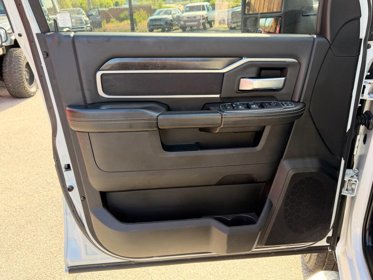 RAM 2500 Big Horn 4x4 Crew Cab 6'4" Box 2024