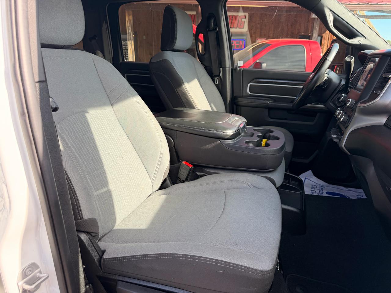 RAM 2500 Big Horn 4x4 Crew Cab 6'4" Box 2024