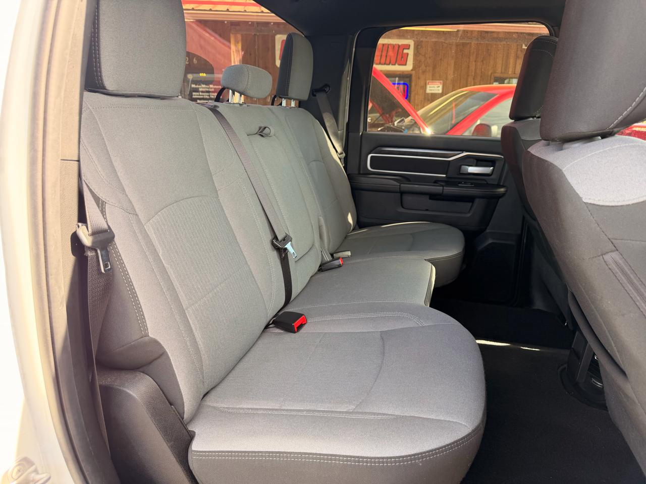 RAM 2500 Big Horn 4x4 Crew Cab 6'4" Box 2024