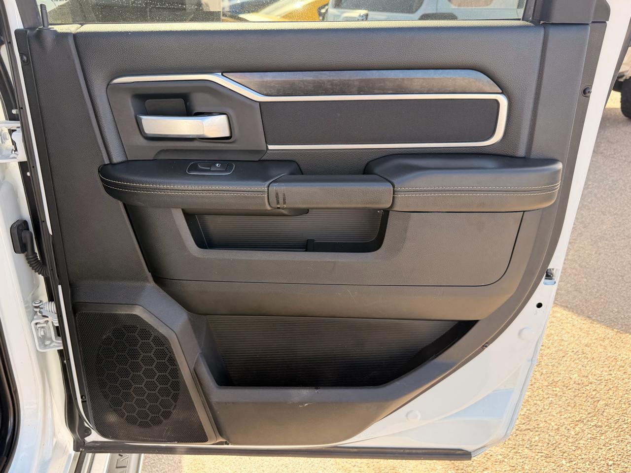 RAM 2500 Big Horn 4x4 Crew Cab 6'4" Box 2024