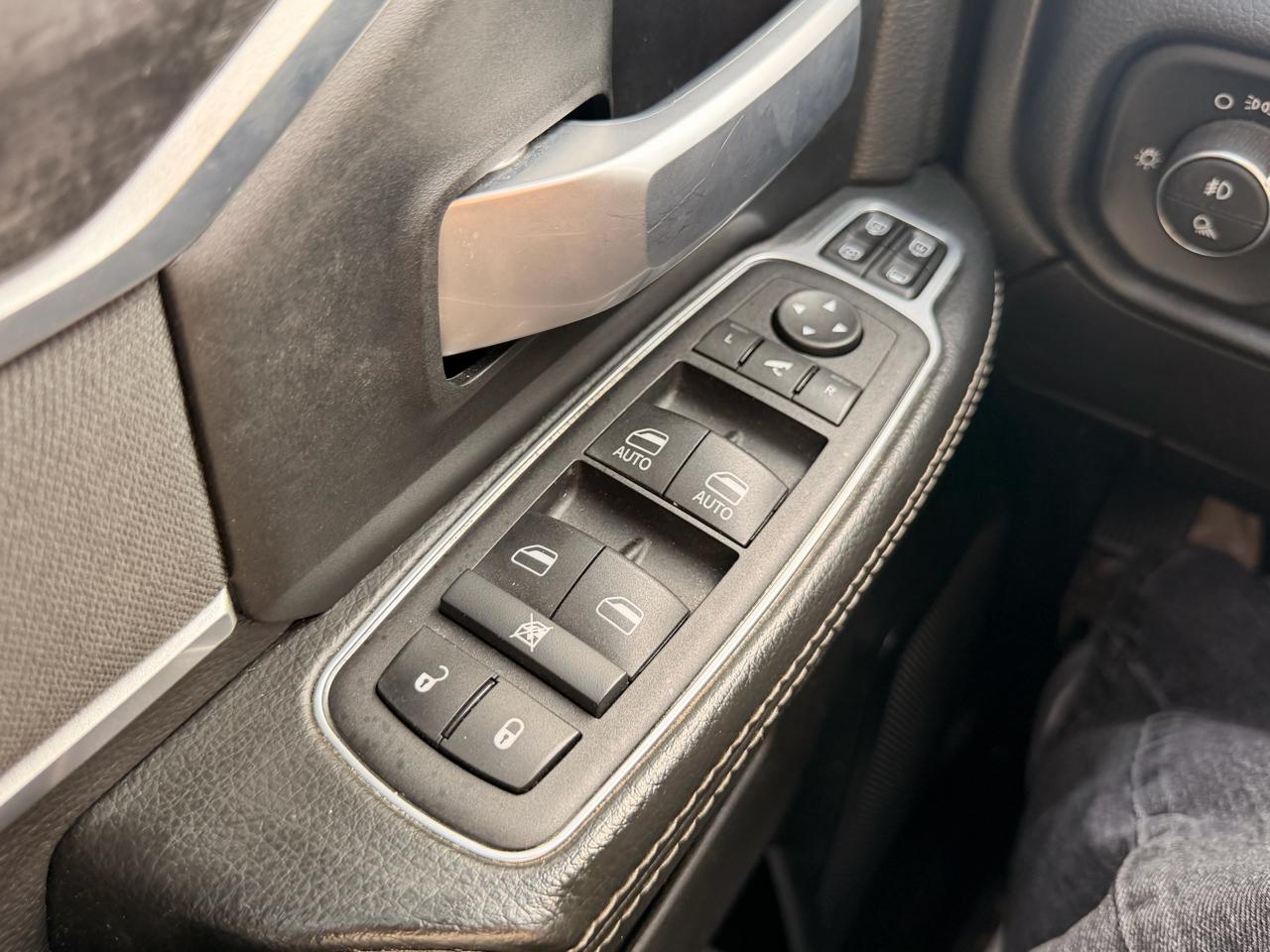 RAM 2500 Big Horn 4x4 Crew Cab 6'4" Box 2024