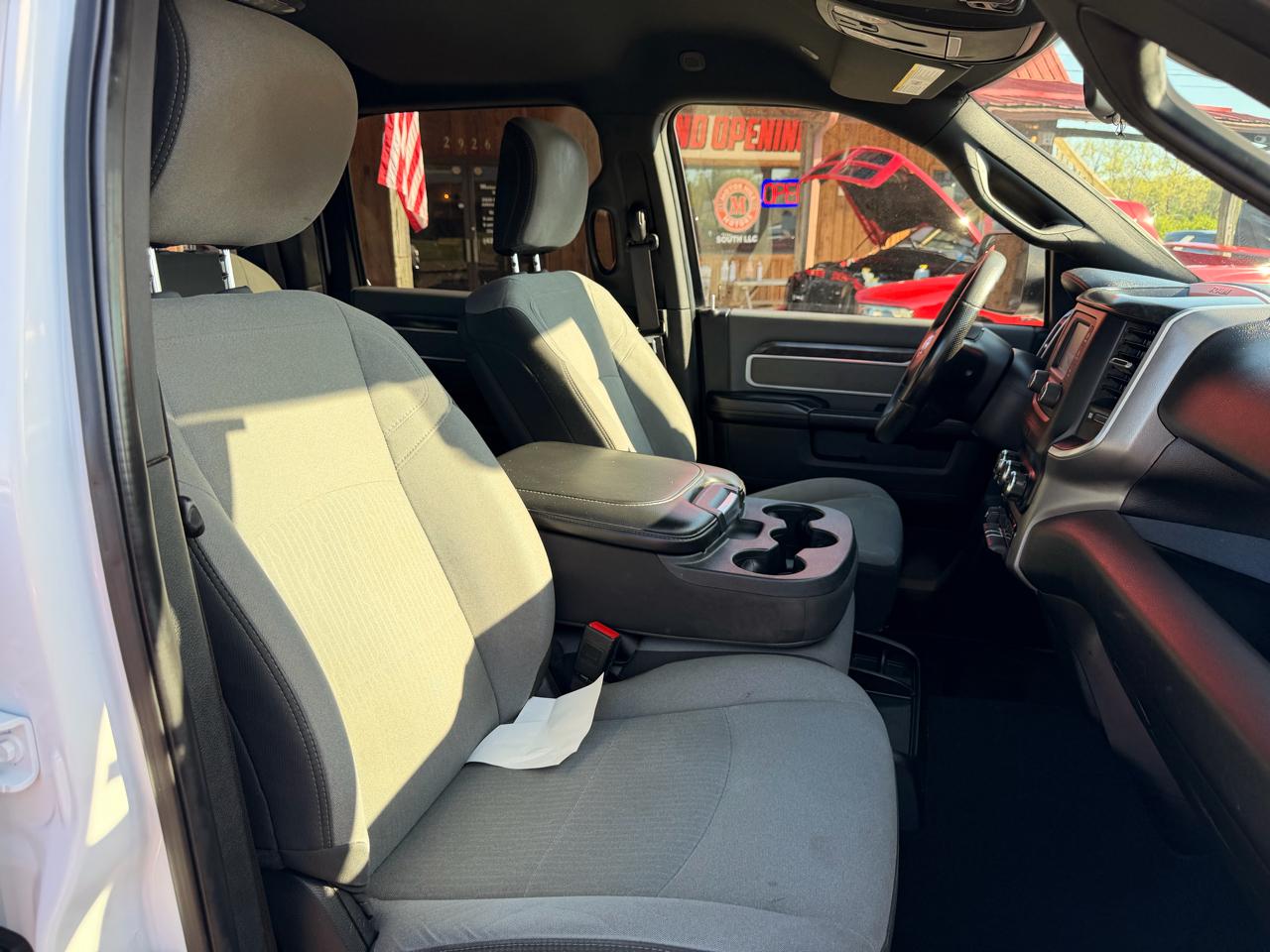 RAM 2500 Big Horn 4x4 Crew Cab 6'4" Box 2021