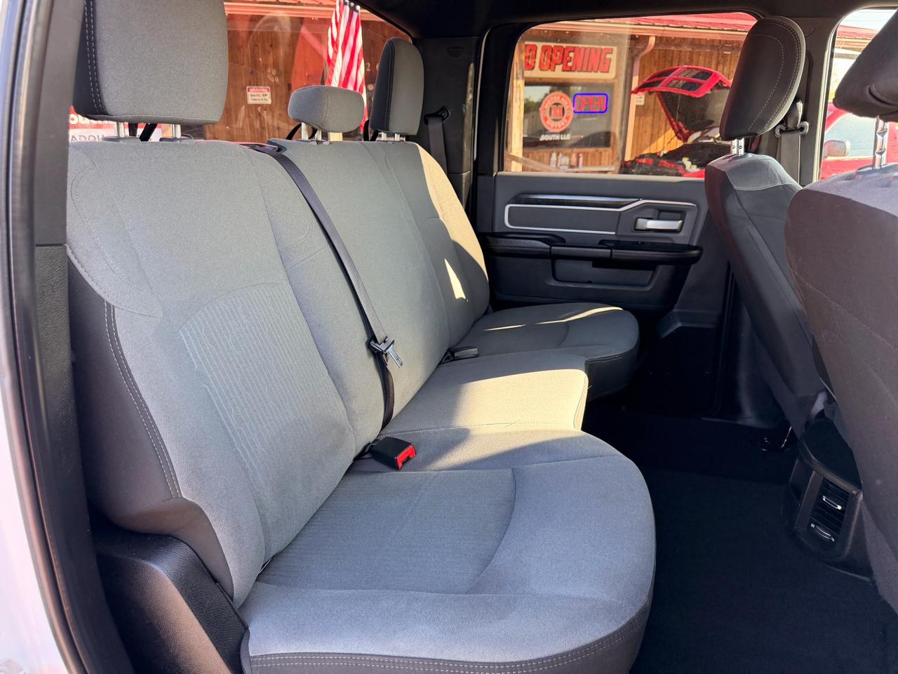 RAM 2500 Big Horn 4x4 Crew Cab 6'4" Box 2021