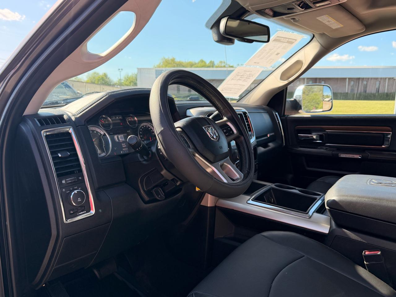 RAM 2500 4WD Mega Cab 160.5" Laramie 2014