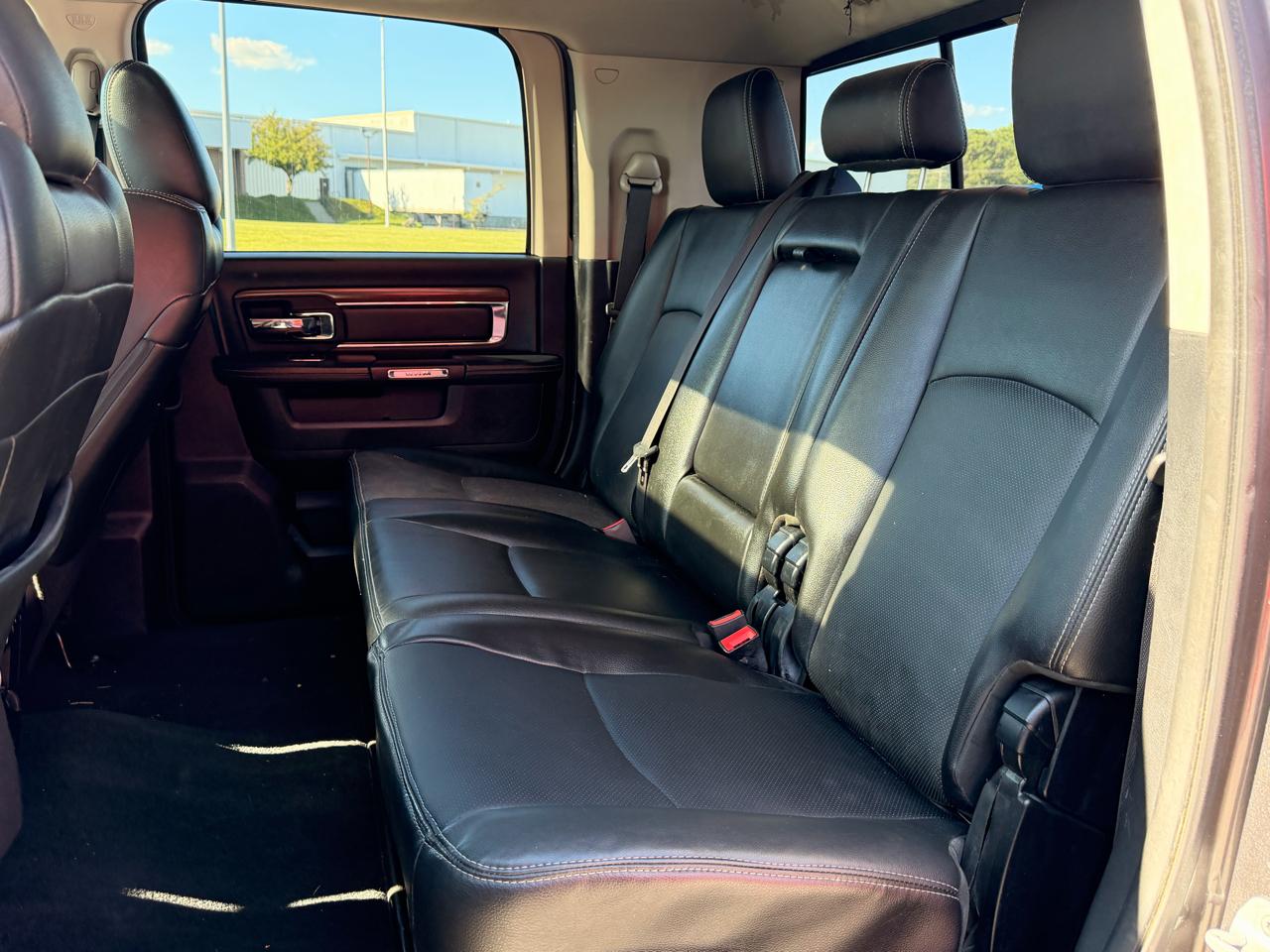 RAM 2500 4WD Mega Cab 160.5" Laramie 2014