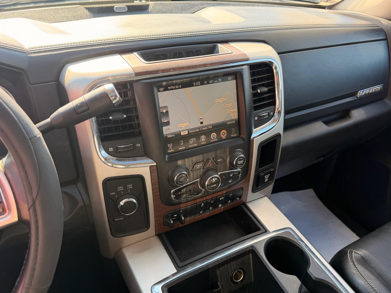 RAM 2500 4WD Mega Cab 160.5" Laramie 2014