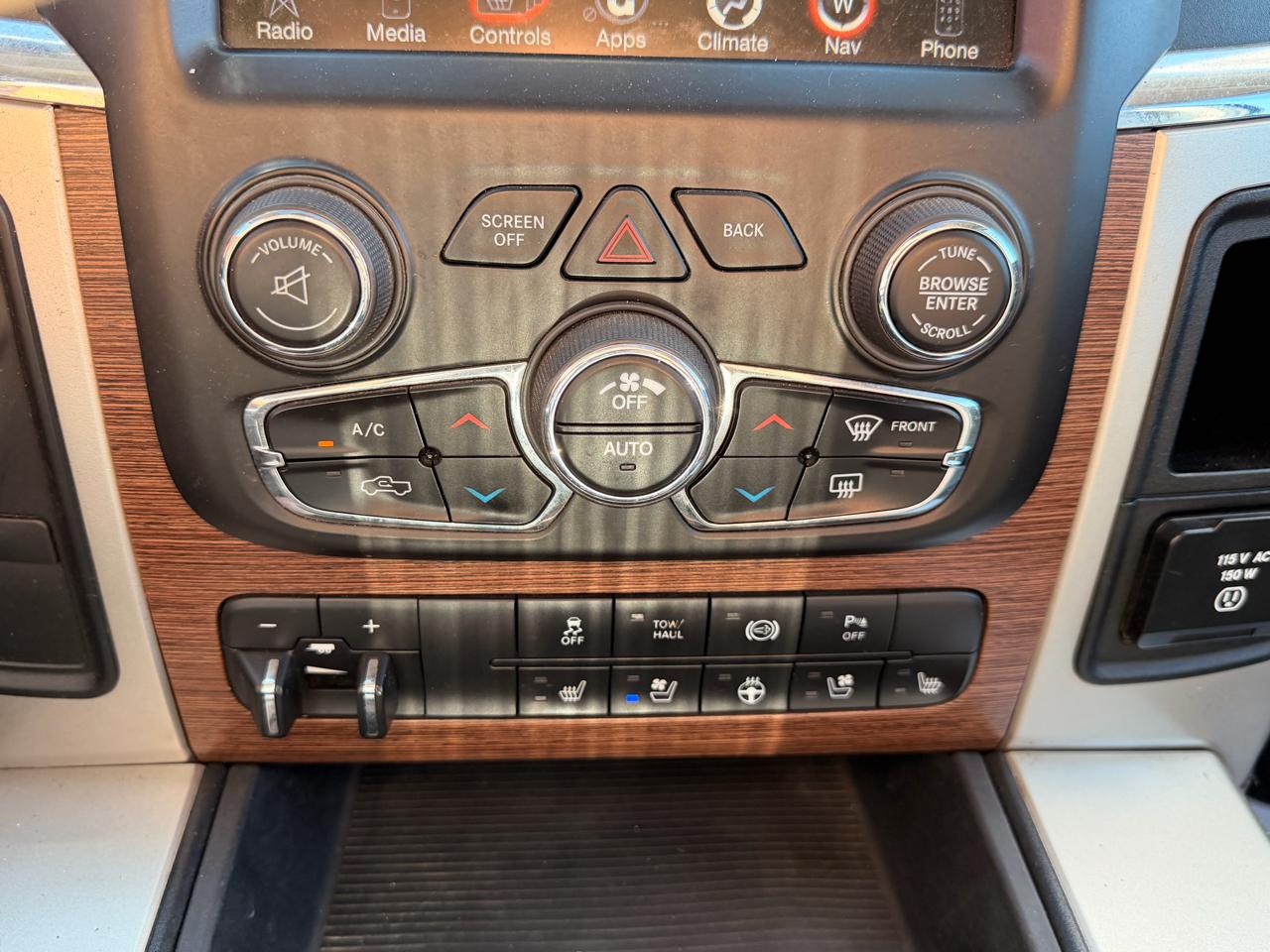 RAM 2500 4WD Mega Cab 160.5" Laramie 2014