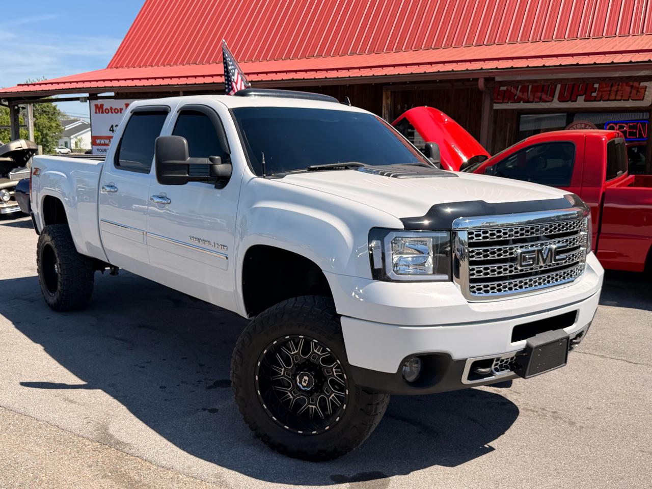 2013 GMC Sierra 2500HD 4WD Crew Cab 153.7" Denali